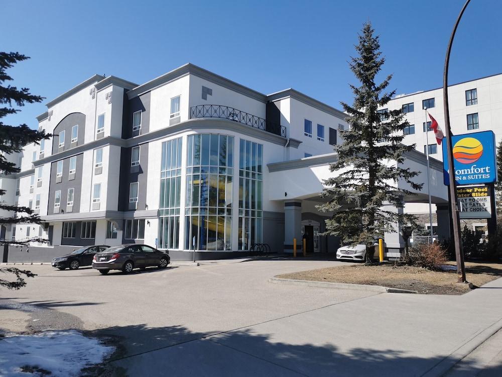 Comfort Inn & Suites University YYC Екстериор снимка
