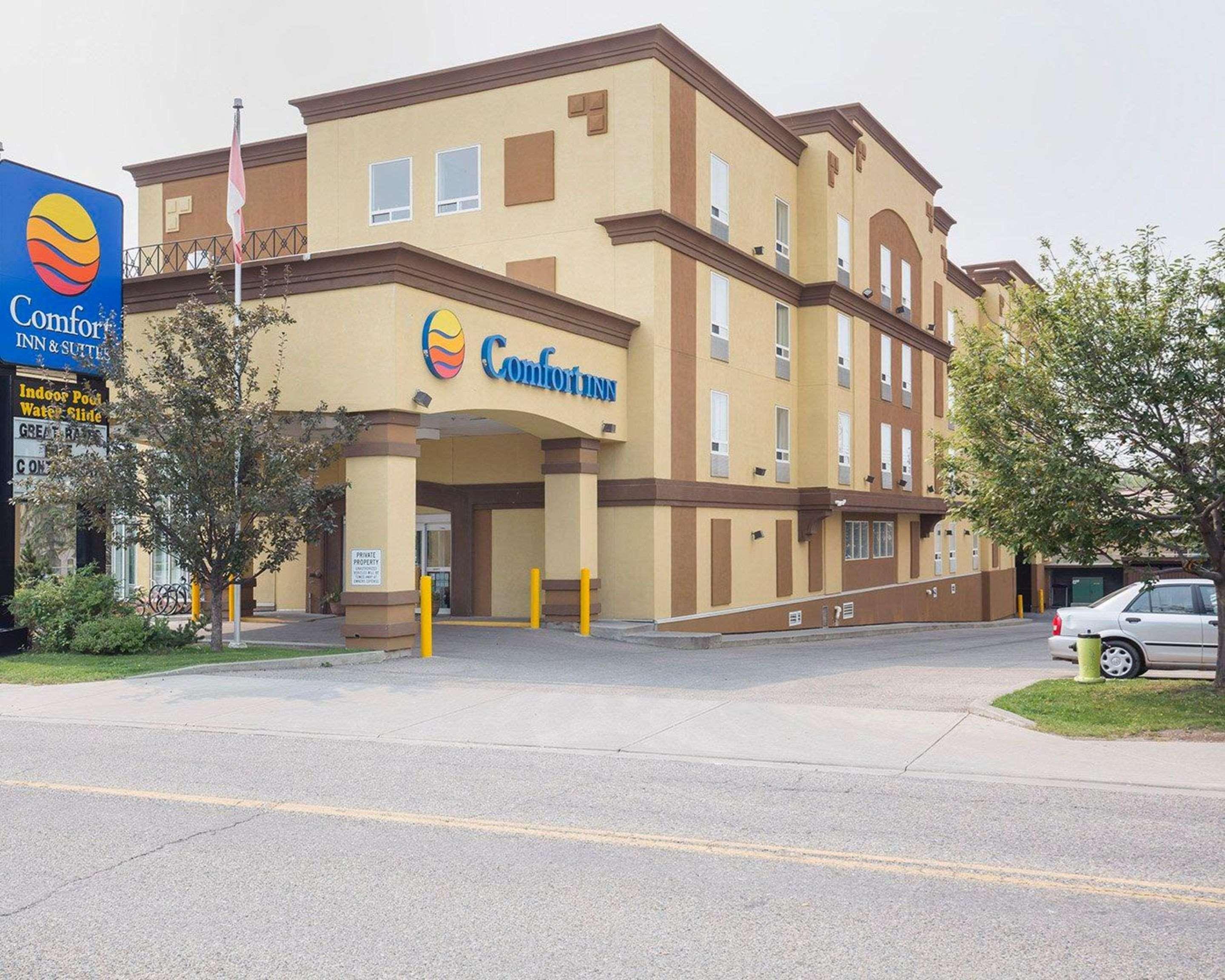Comfort Inn & Suites University YYC Екстериор снимка